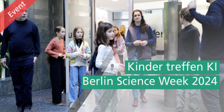 Eine Gruppe von Kindern laufen durch die Räumlichkeiten des Fraunhofer FOKUS.